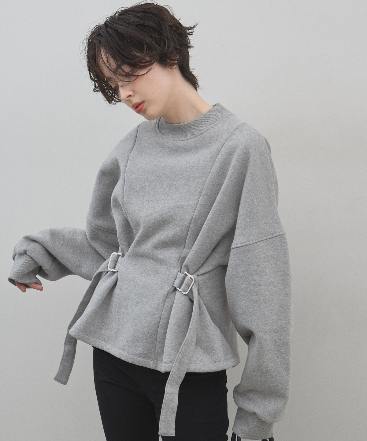 【オフィシャルサイト限定】ベルトデザインスウェット