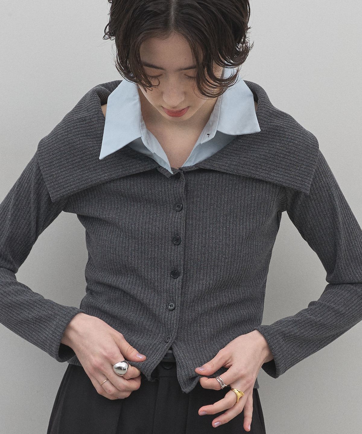 【オフィシャルサイト限定】レイヤード風フリルトップス