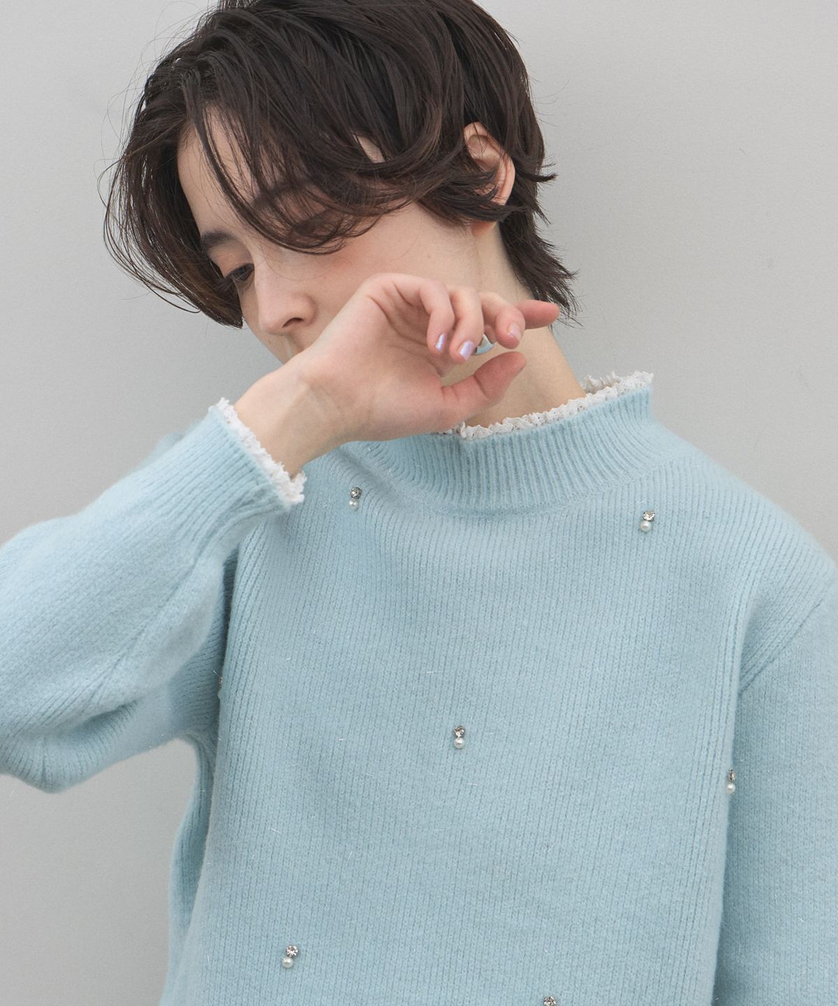 【オフィシャルサイト限定】パール装飾付き配色プチハイネック