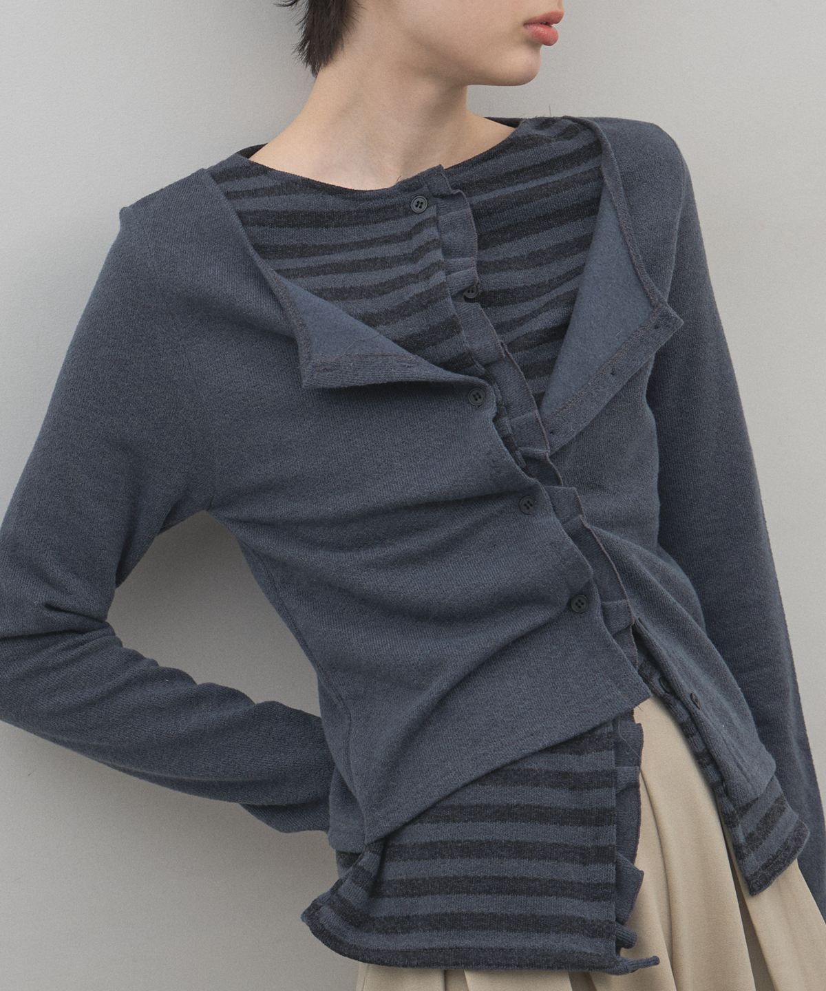 【オフィシャルサイト限定】レイヤード風フリルトップス