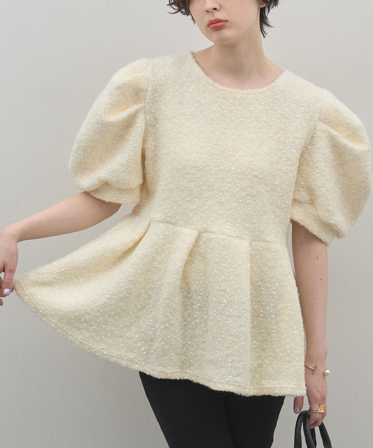 【オフィシャルサイト限定】ボリュームスリーブペプラムトップス