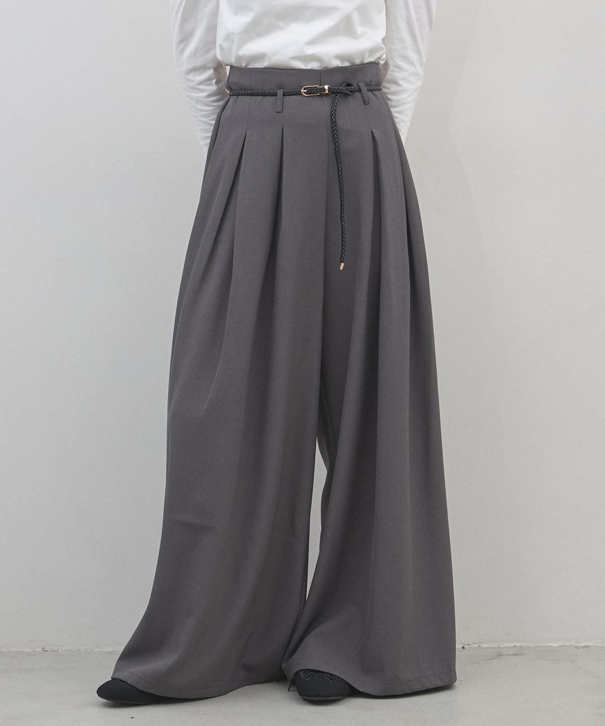 【オフィシャルサイト限定】ベルト付きタッグ入りワイドパンツ