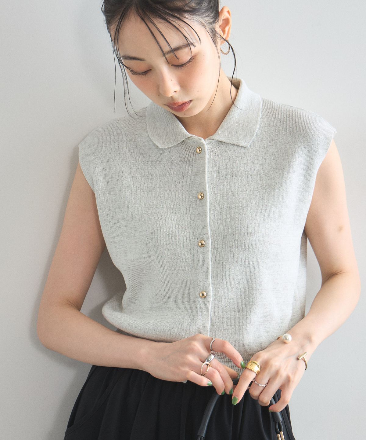 襟付きノースリーブニット