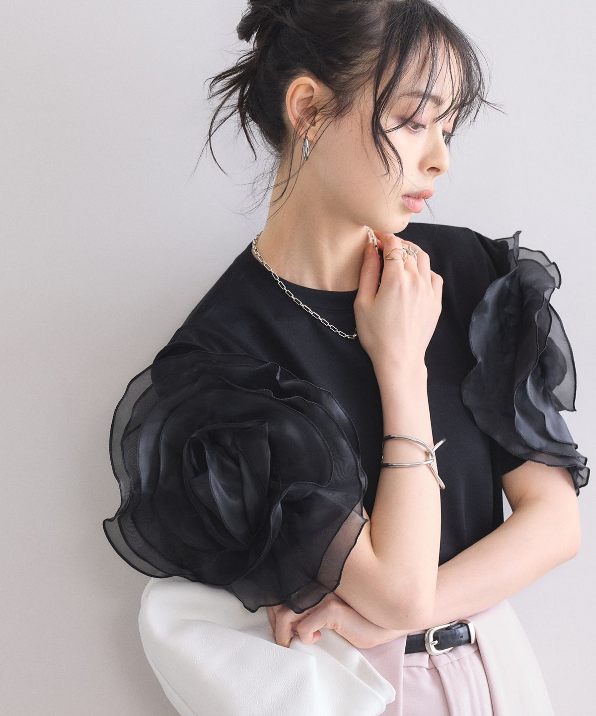 【オフィシャルサイト限定】フラワースリーブカットソー