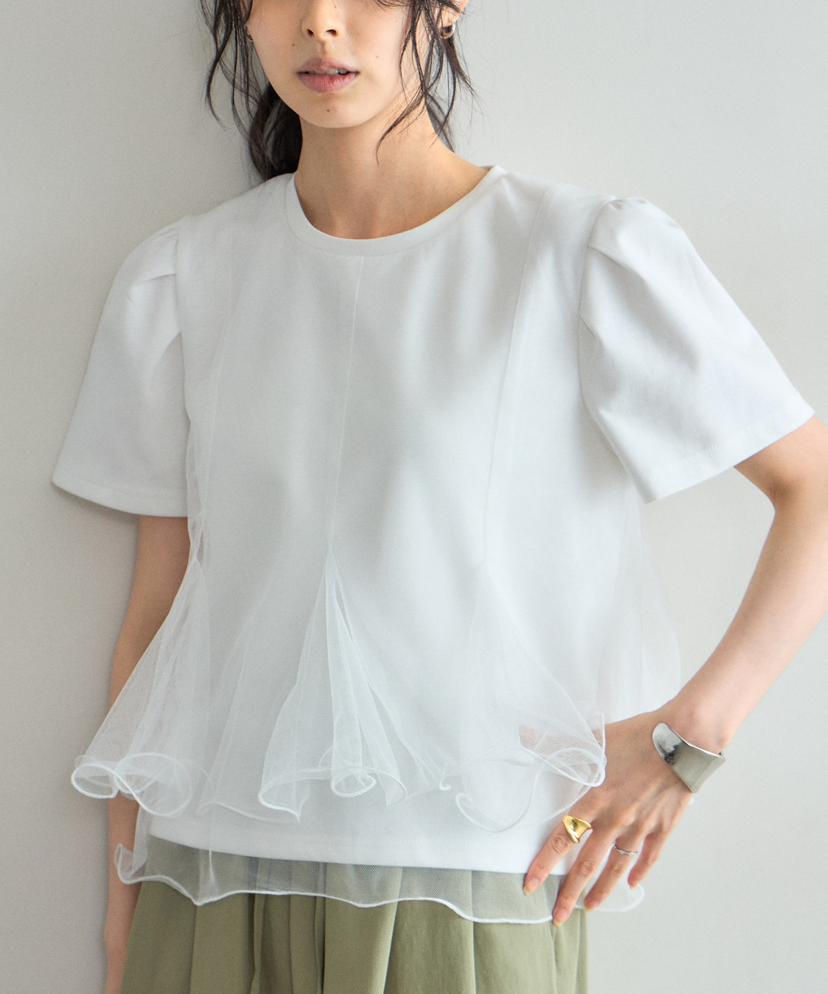 【オフィシャルサイト限定】チュールフリル付きプルオーバー