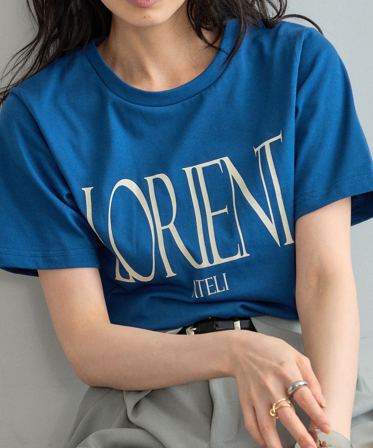 カラーロゴプリントTシャツ