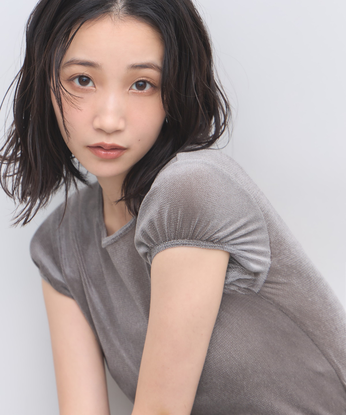 【WEB限定】パフキャップスリーブシアーフロッキーTシャツ