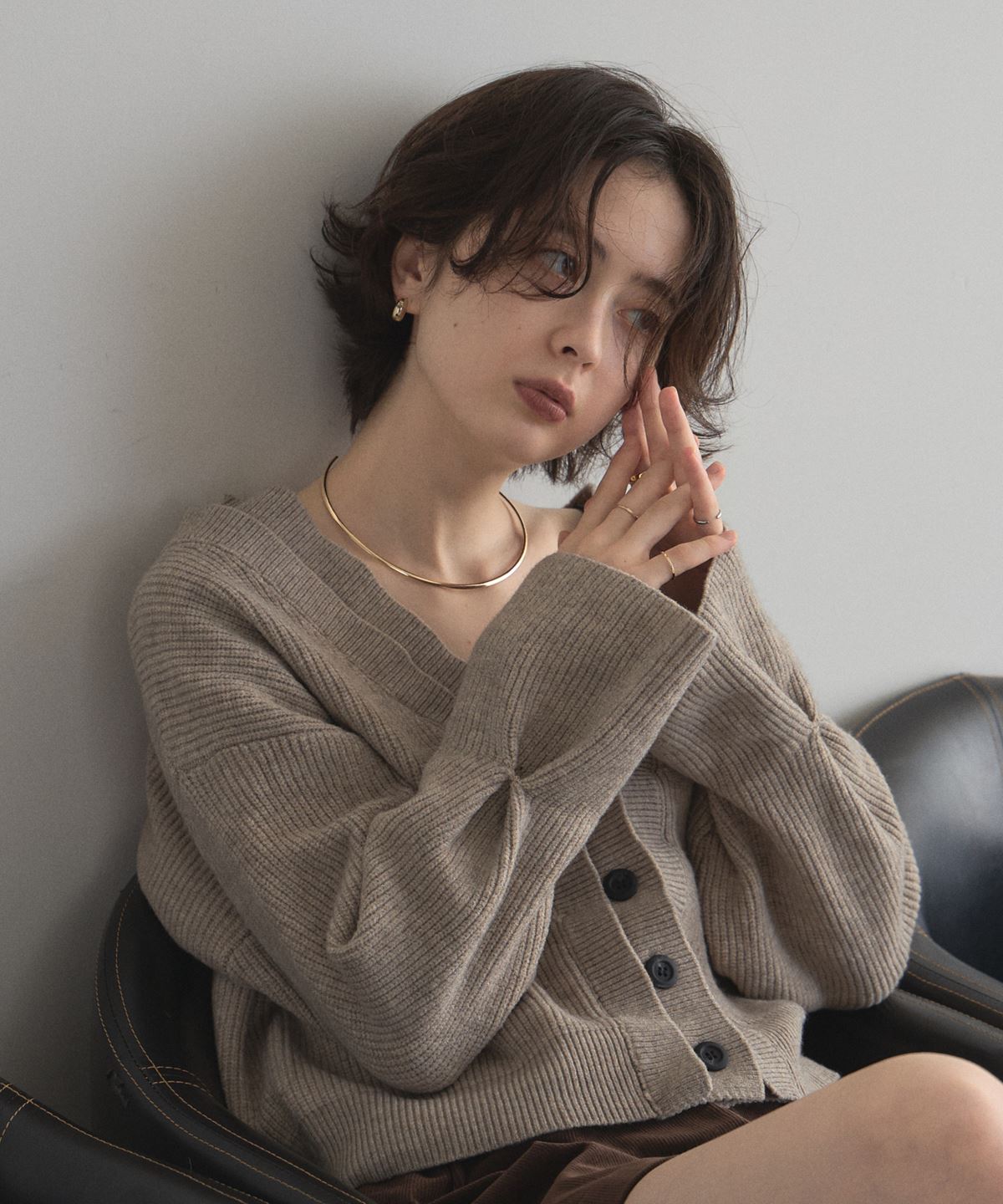 【オフィシャルサイト限定】レイヤード風Vネックニットカーデ