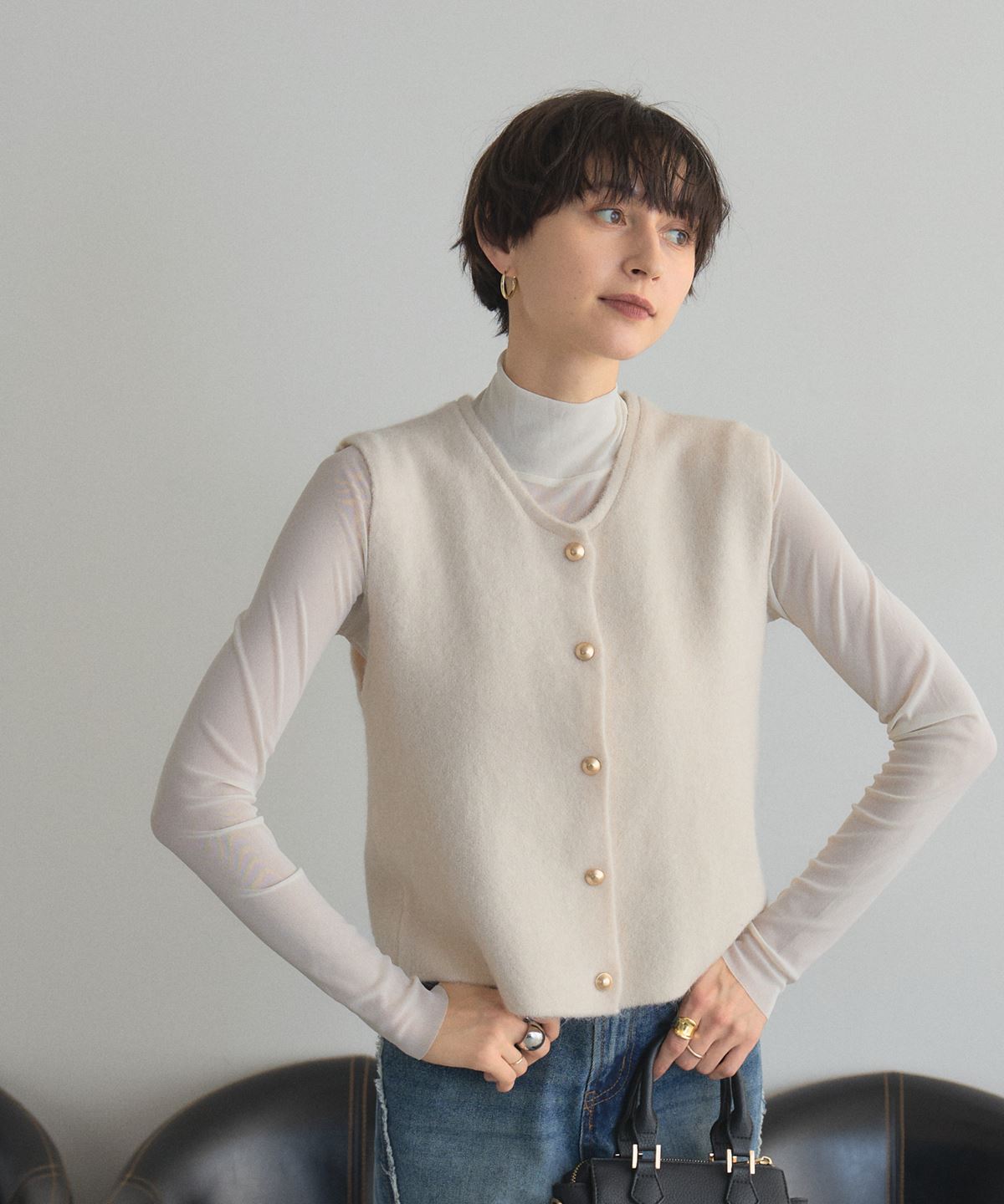 【オフィシャルサイト限定】ゴールドボタンジレベスト