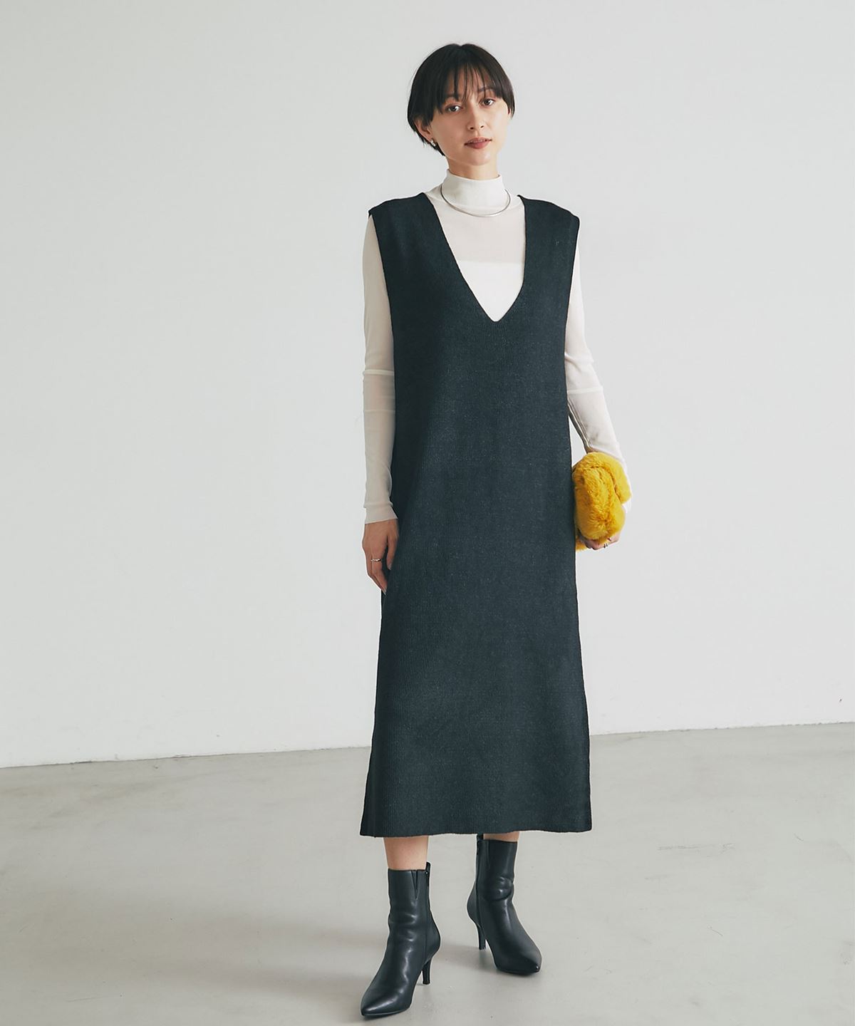 【オフィシャルサイト限定】Vネックニットジャンスカ