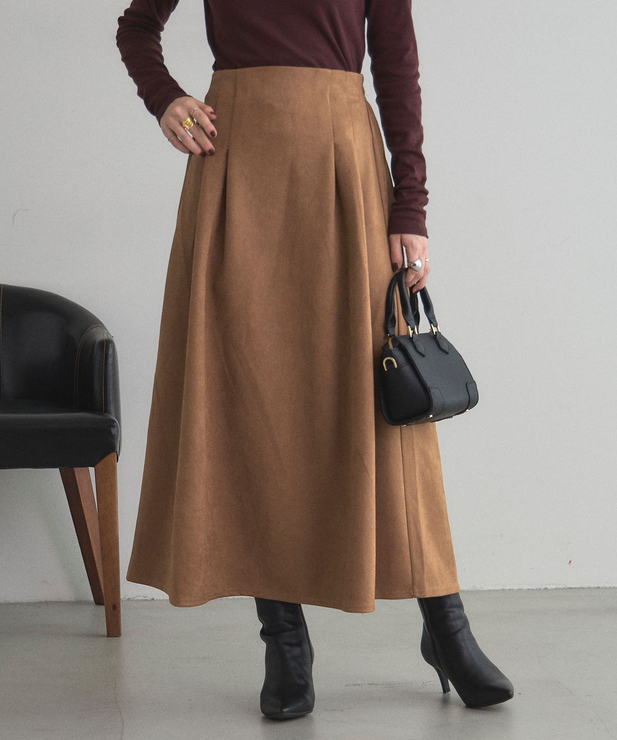 【オフィシャルサイト限定】ポンチスエードフレアスカート