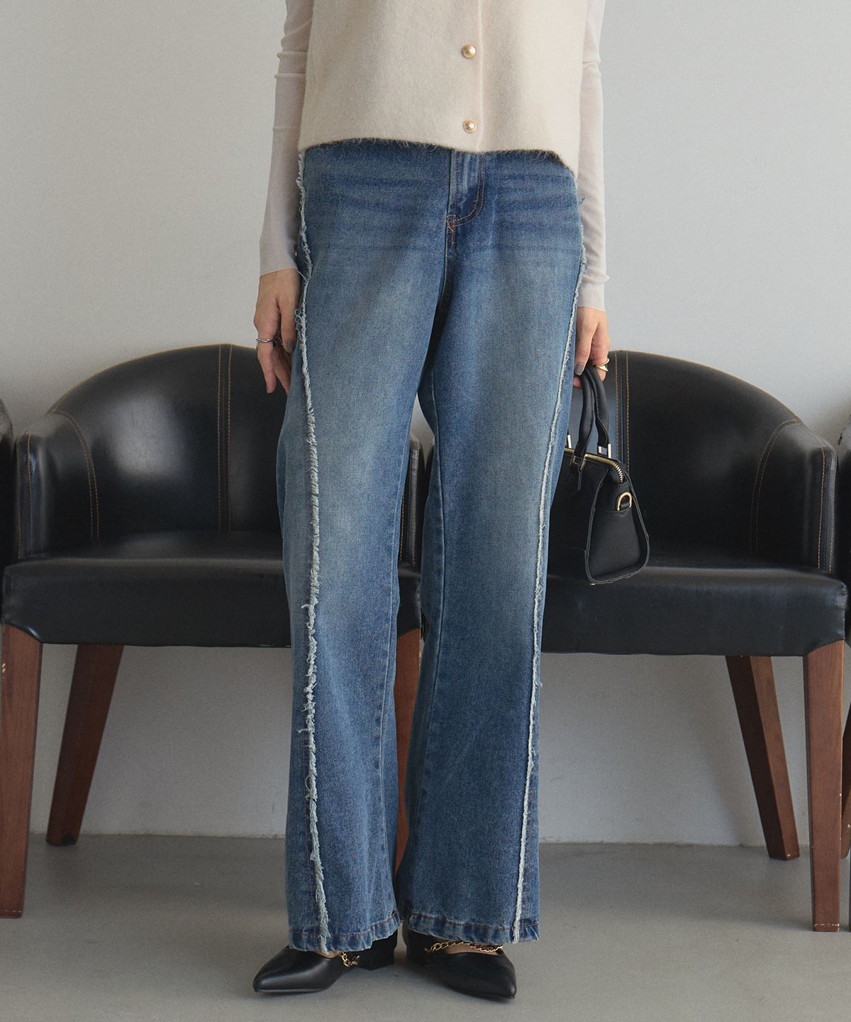 11月27日オフィシャルサイト限定少量再販！シームパネルフリンジフレアデニム