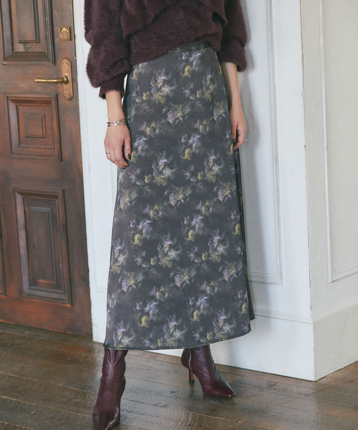 12月29日WEB限定再販！【ARVELLIA】FLORAL SATIN SKIRT