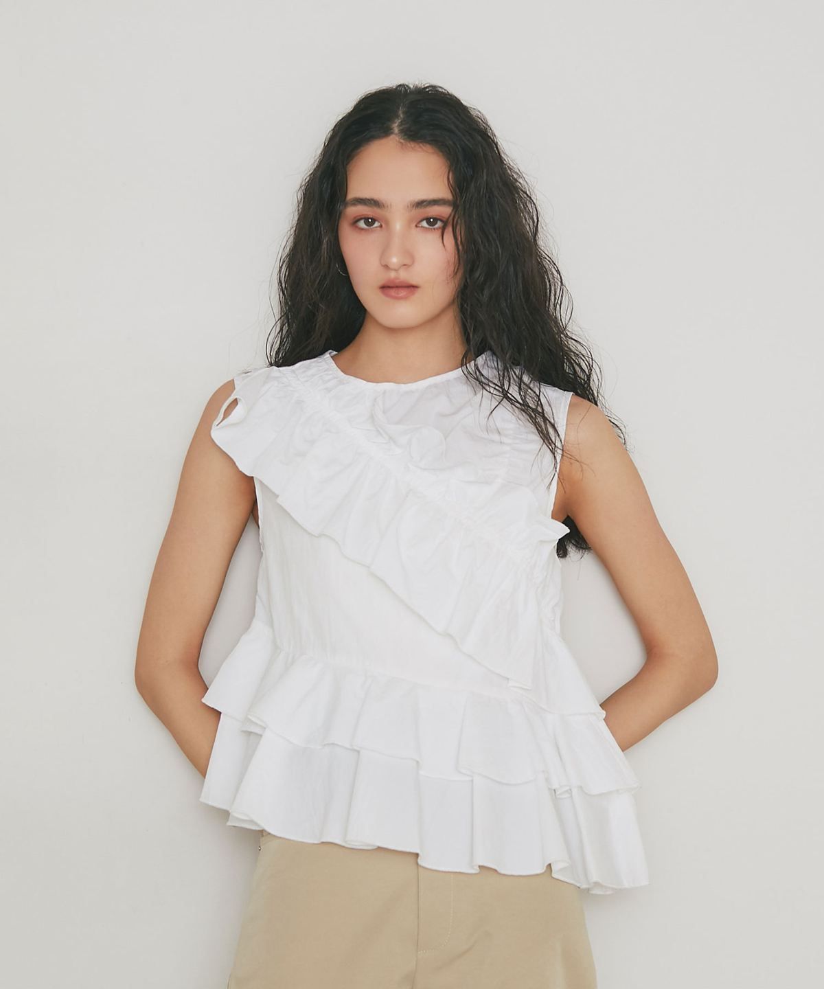 【ARVELLIA】ASYMMETRIC CASCADE TOP