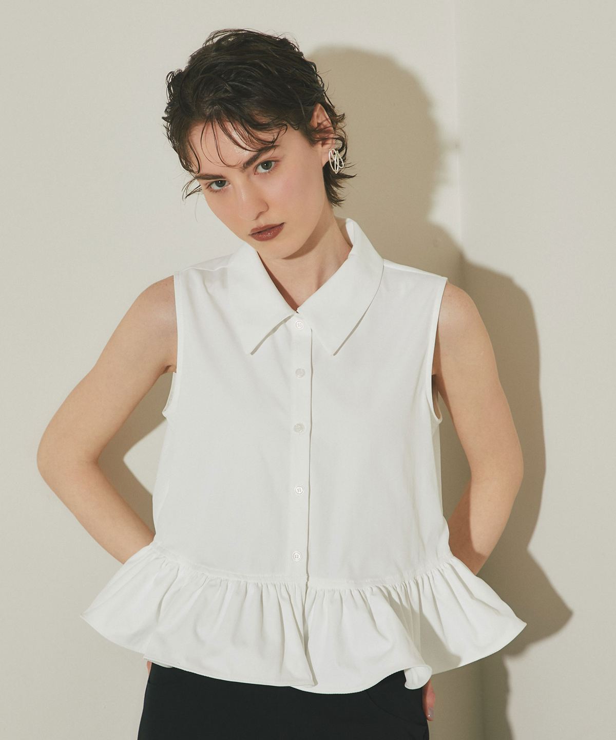 5月11日WEB限定再販！【ARVELLIA】SLEEVELESS PEPLUM SHIRT