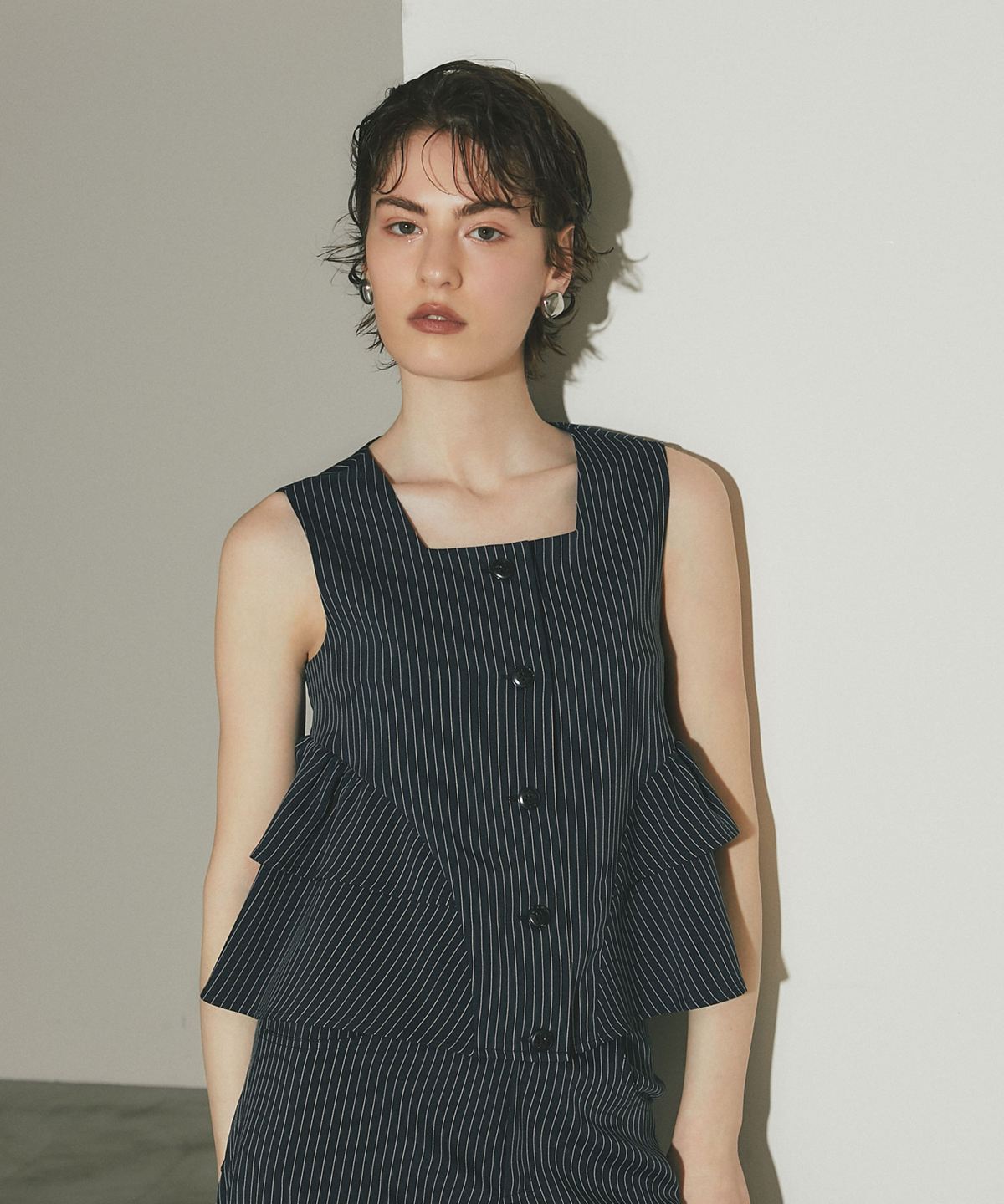 5月6日オフィシャルサイト限定再販！【ARVELLIA】LAYERED HEM BLOUSE（セットアップ対応）