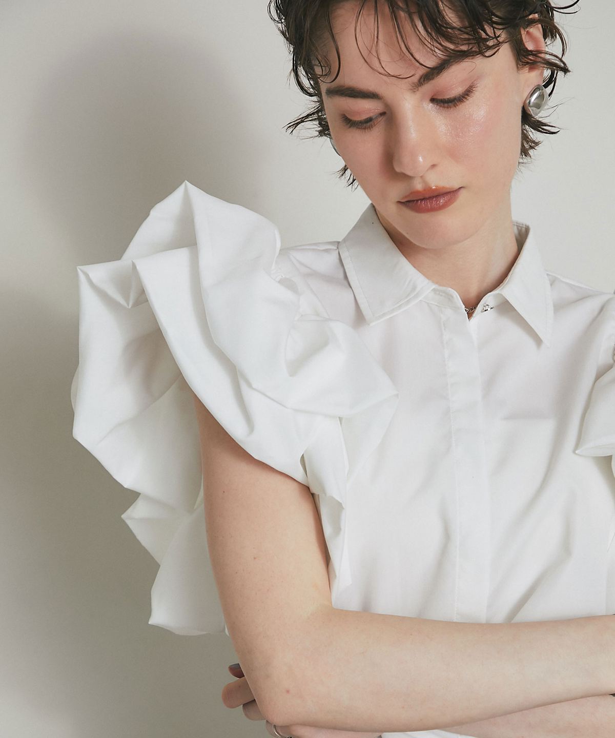 【ARVELLIA】AIRY RUFFLE BLOUSE