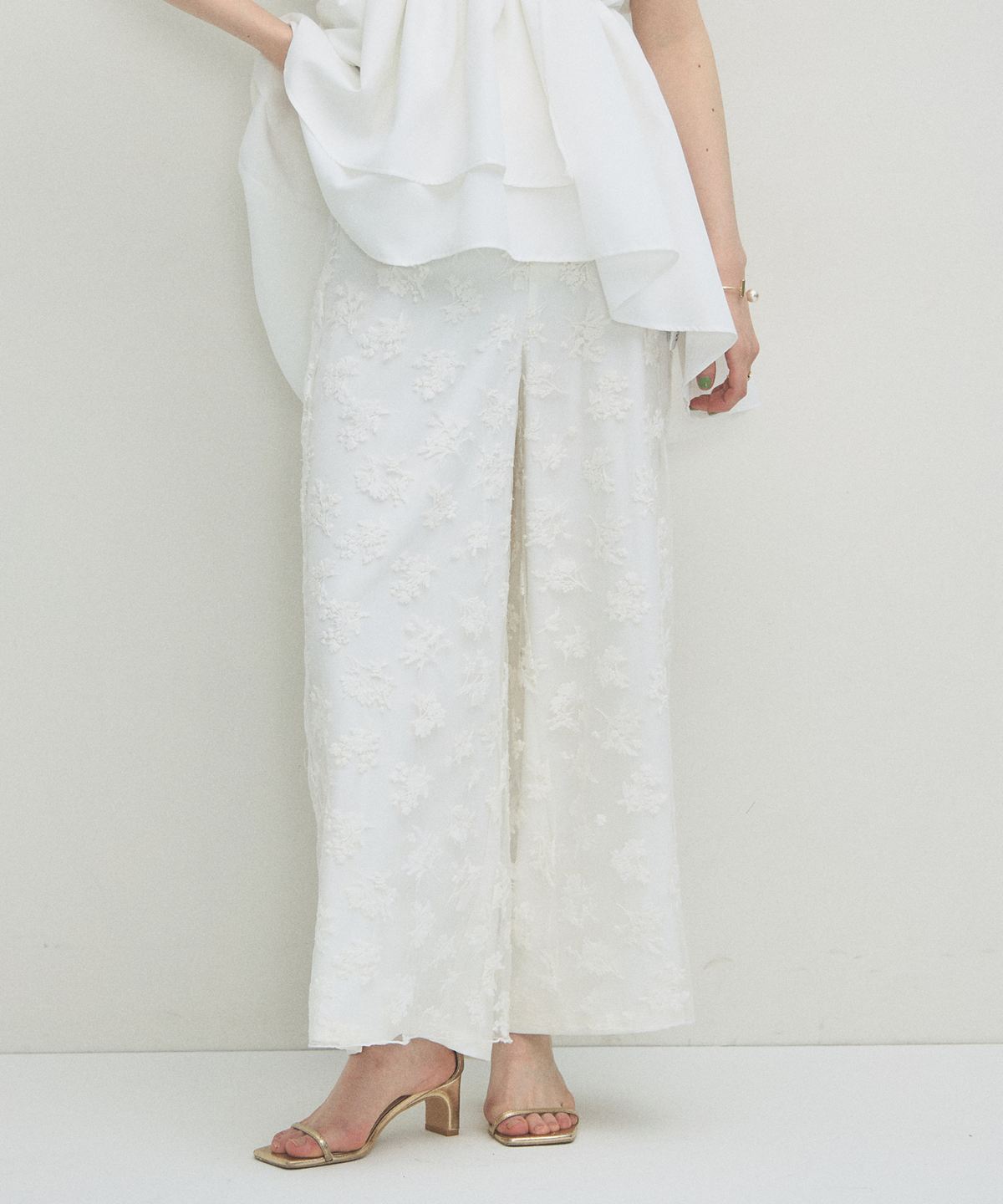 【ARVELLIA】FLORAL EMBROIDERY PANTS