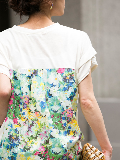 Back Flower T Shirt レディース Tシャツ 花柄 Back Flower T Shirt レディース Tシャツ 花柄