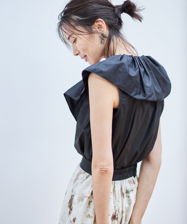 美香さん着用】ビッグフリルカラーブラウス