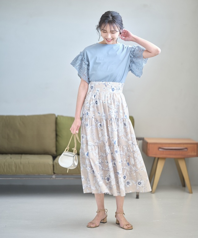 美香さん着用】ボタニカルフラワーティアードスカート