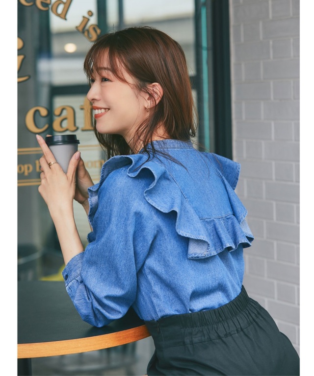 石井亜美さんコラボ》フリルデニムシャツ