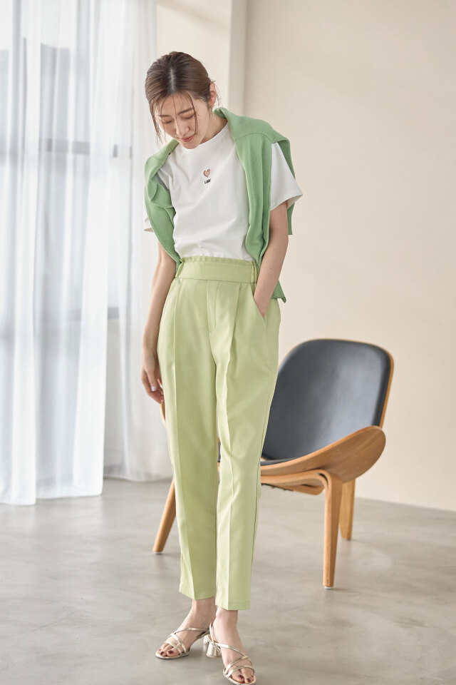 センタープレステーパードパンツ