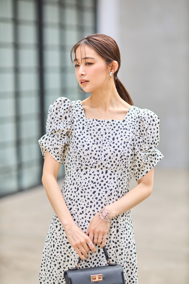 新品タグ付き】【マネキン使用】 Veauttワンショルダー ワンピース