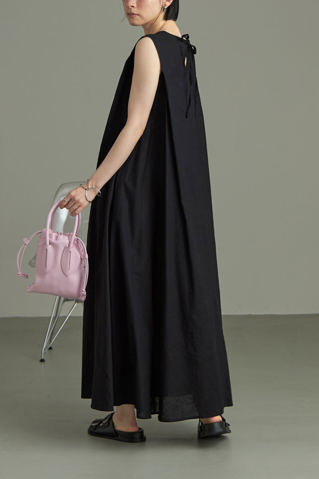 タックショルダーリネンワンピース