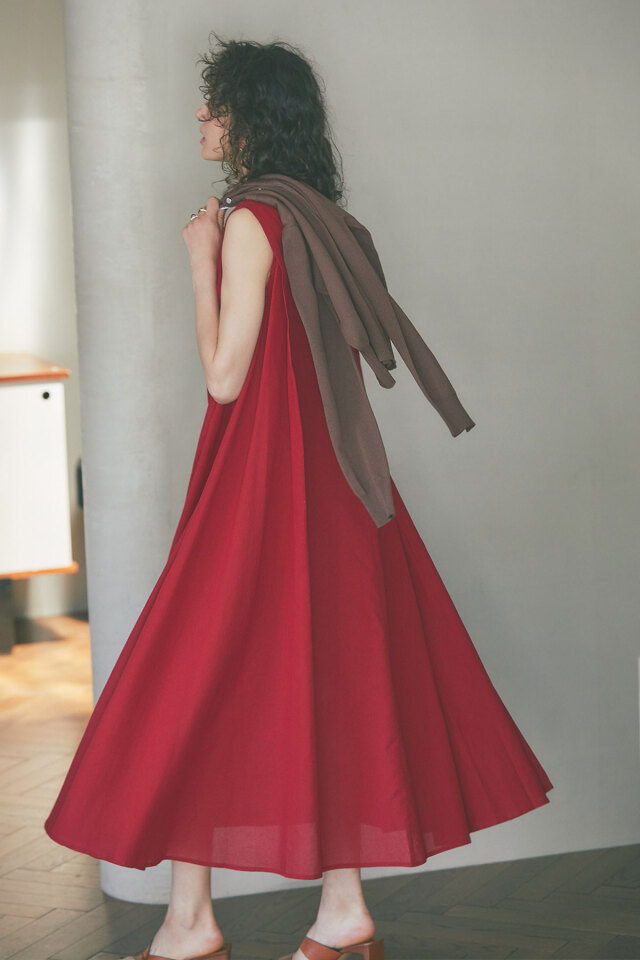 タックショルダーリネンワンピース