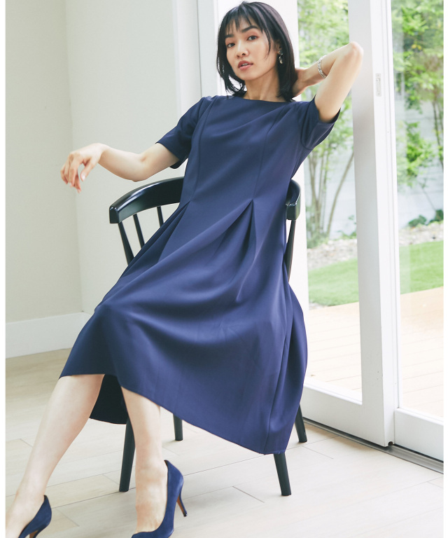 半袖美シルエットワンピース