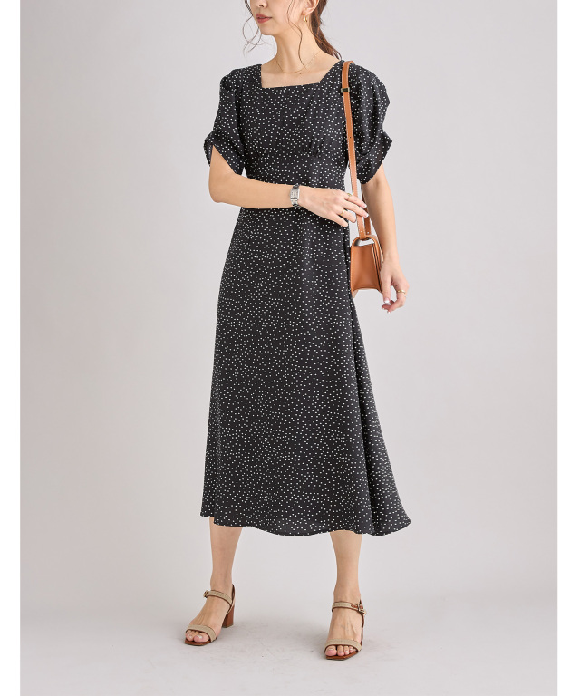 タック変形スリーブワンピース