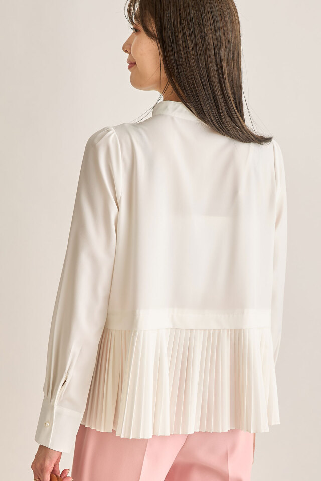 パール釦プリーツブラウス