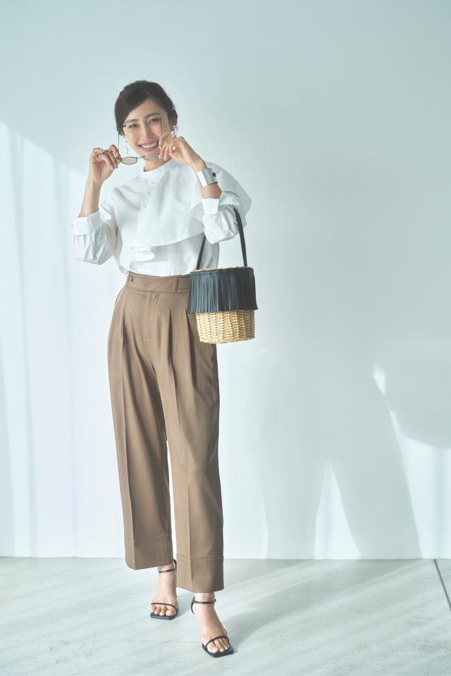 Ayaさん着用】パールアシメケープブラウス