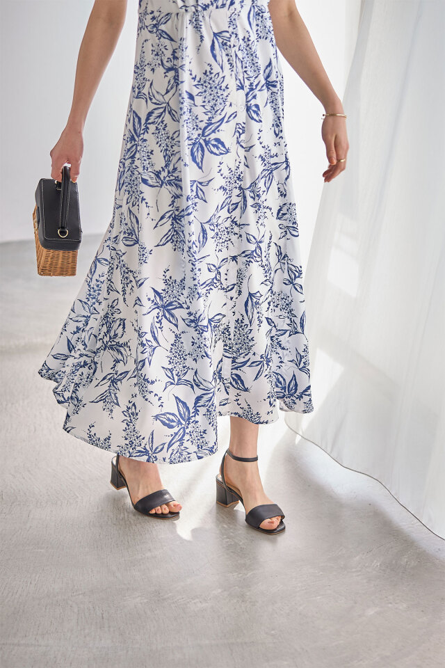 冨張愛さん着用】ボタニカルリーフプリントワンピース 