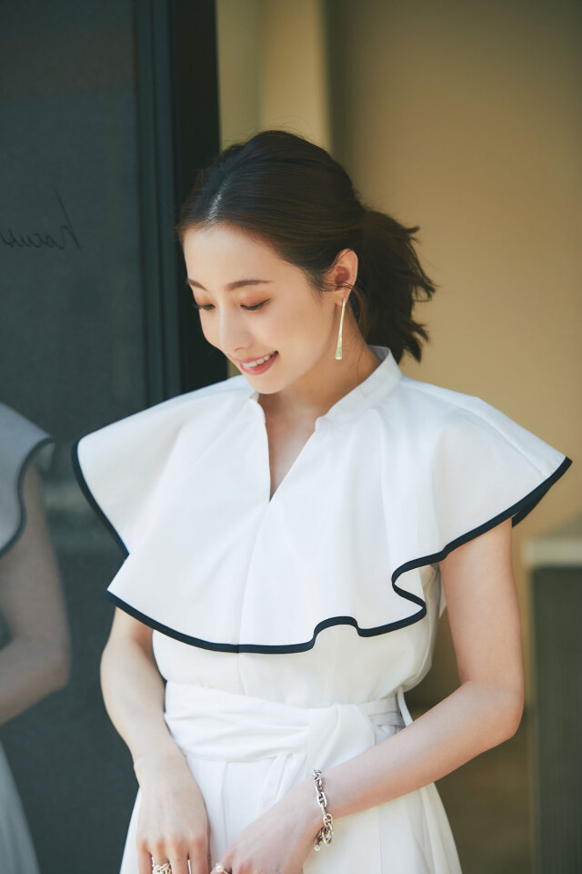 冨張愛さん着用】配色パイピングワンピース 