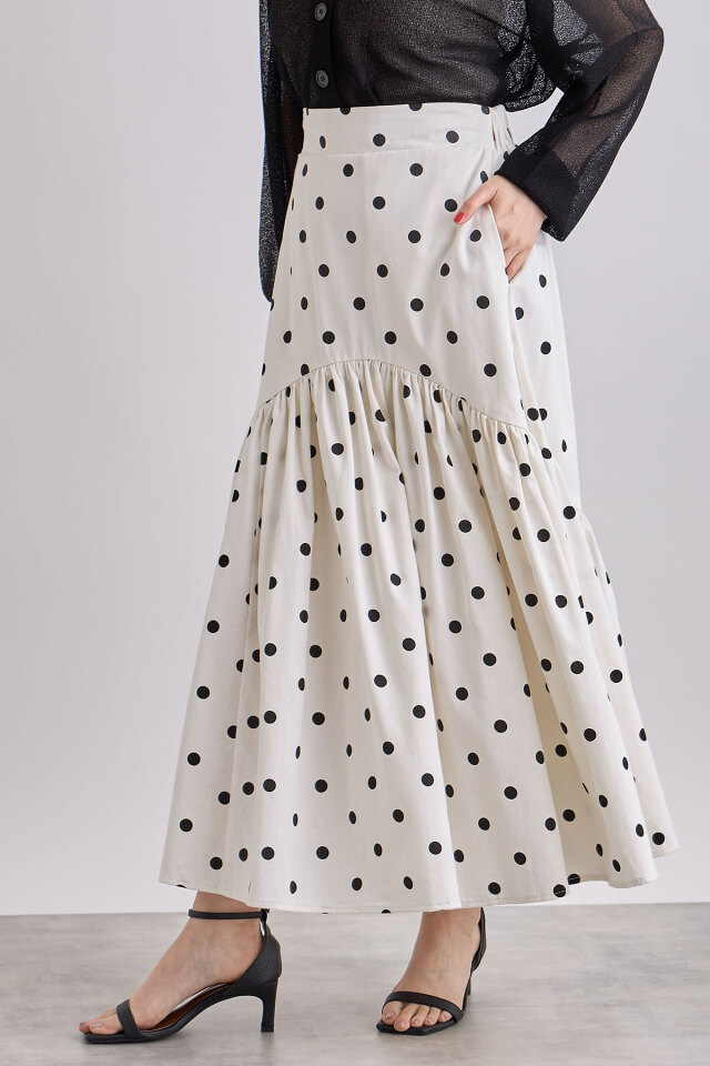 成瀬愛里さん着用】ドットティアードスカート 