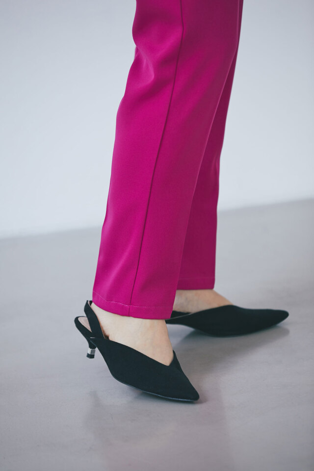 Takakoさん着用】タックテーパードパンツ