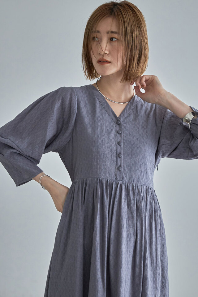 【violettaさま専用】ツイストコットンワンピース　グレー ツイストコットンワンピース - SLOANE - weeksdays