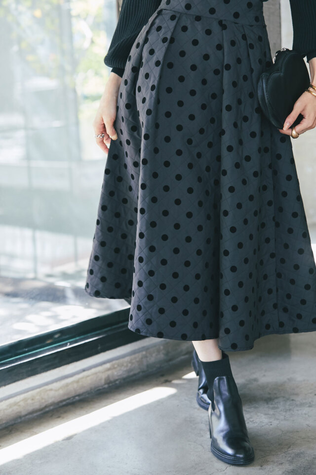【小林有里さん着用】フロッキードットキルティングスカート