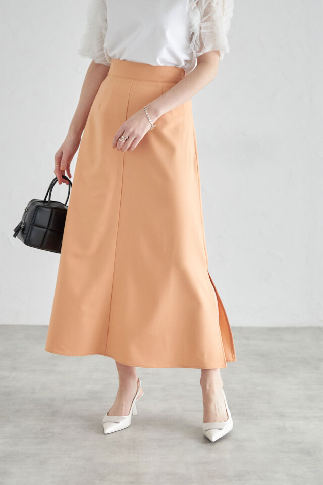 サイドスリットナロースカート