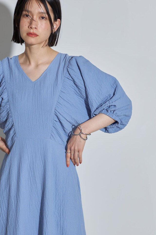 ギャザースリーブリップルワンピース