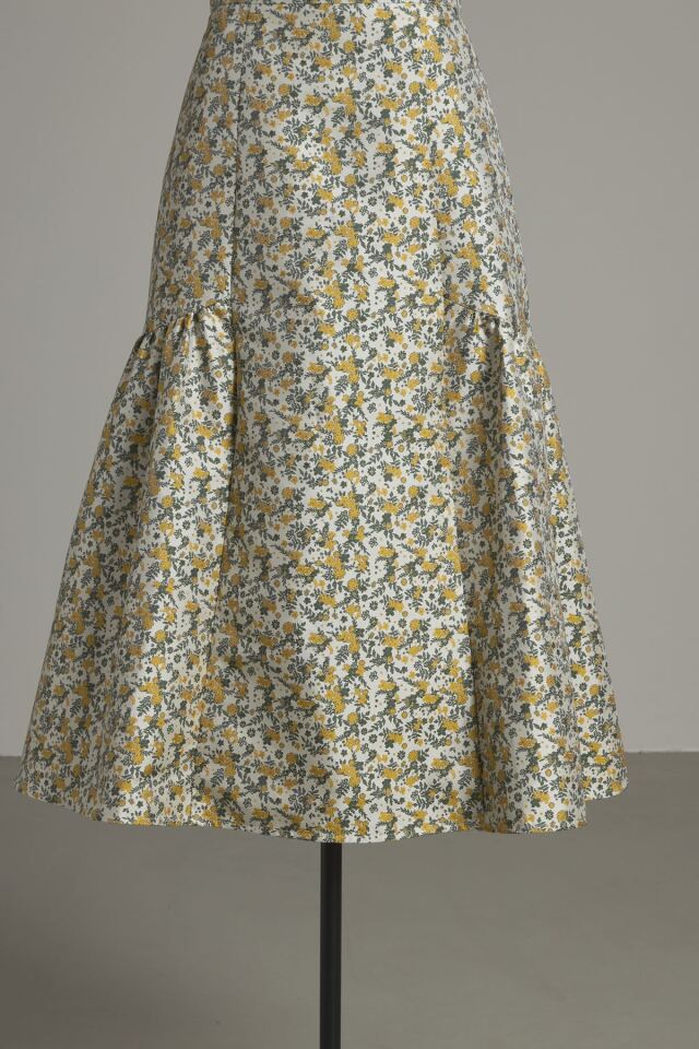 【目を惹く華やかで明るいカラー♡】DIOR スカート org.jpg