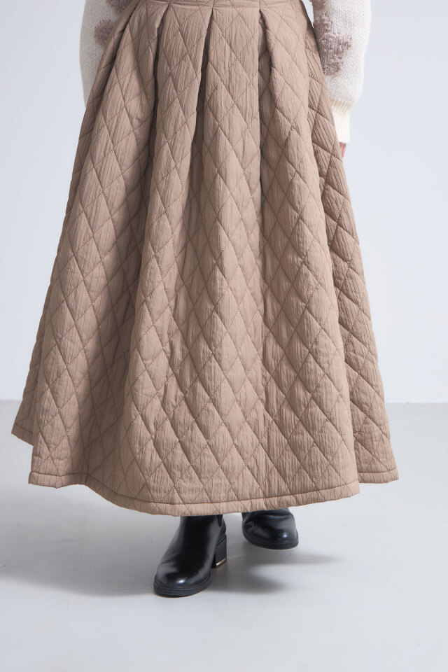 キルティングタックフレアスカート