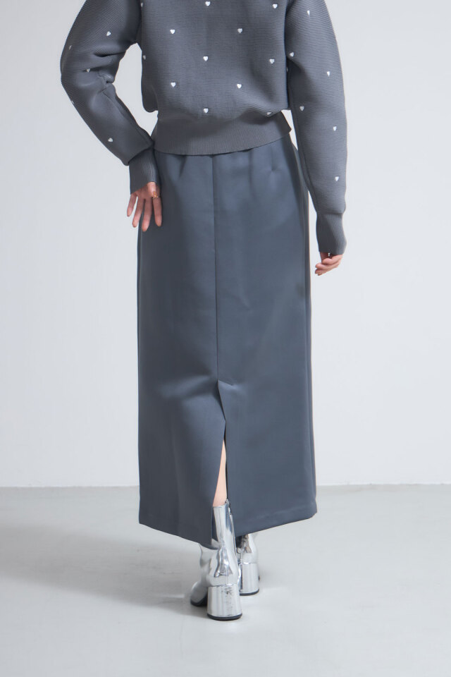 タックデザインサテンストレートスカート