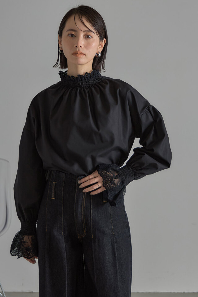 【新品】DOCE del FLAMENCO 黒レースブラウス ストレッチレース素材のフロントフリルスタンドカラーブラウス