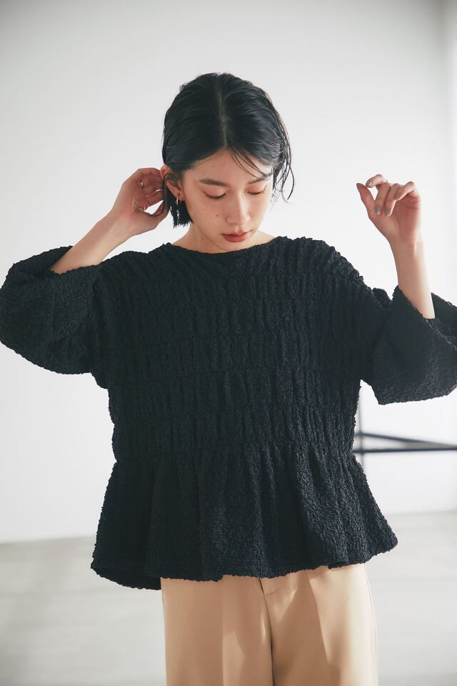 CHAMPAGNE　シャンパン　サルエルパンツ シャーリングぺプラムトップス