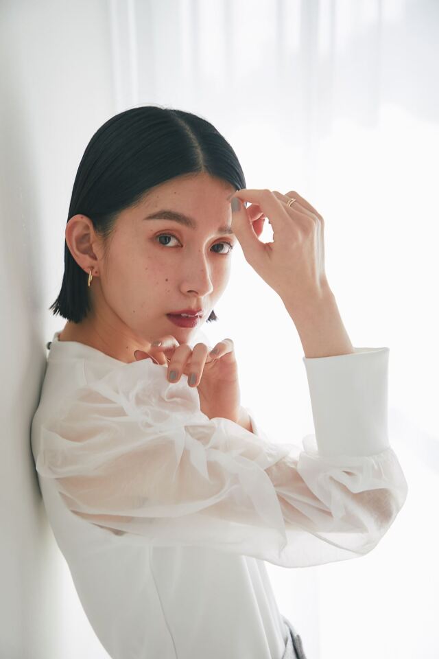 袖シアーボンディングプルオーバー
