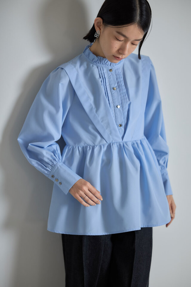 ショルダータックフリル衿ブラウス