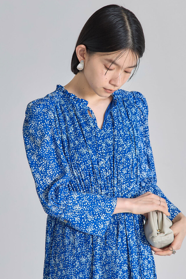 小花柄プリーツワンピース
